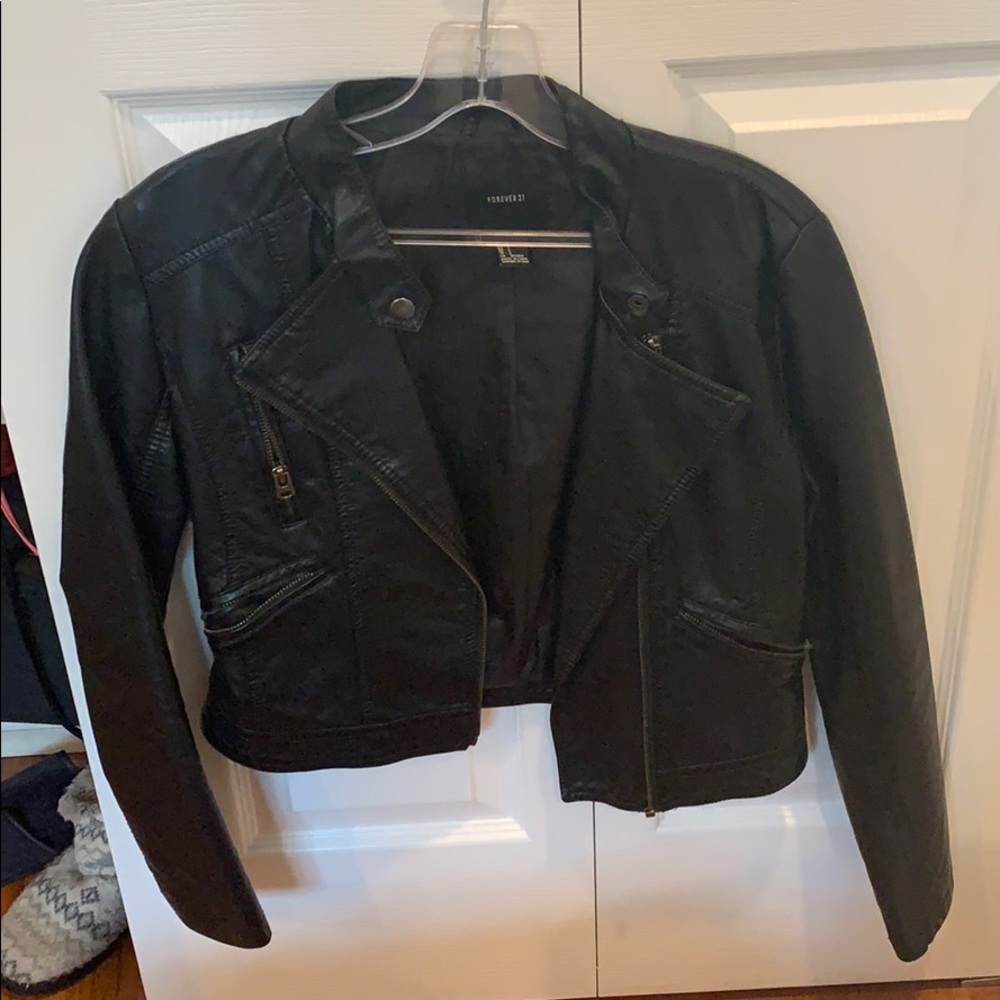 Cropped faux leather jacket